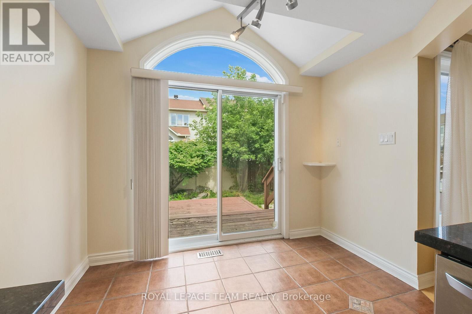 Photo 20 of 6201 Arbourwood Drive, Ottawa ON