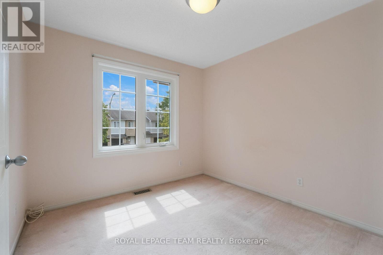 Photo 30 of 6201 Arbourwood Drive, Ottawa ON