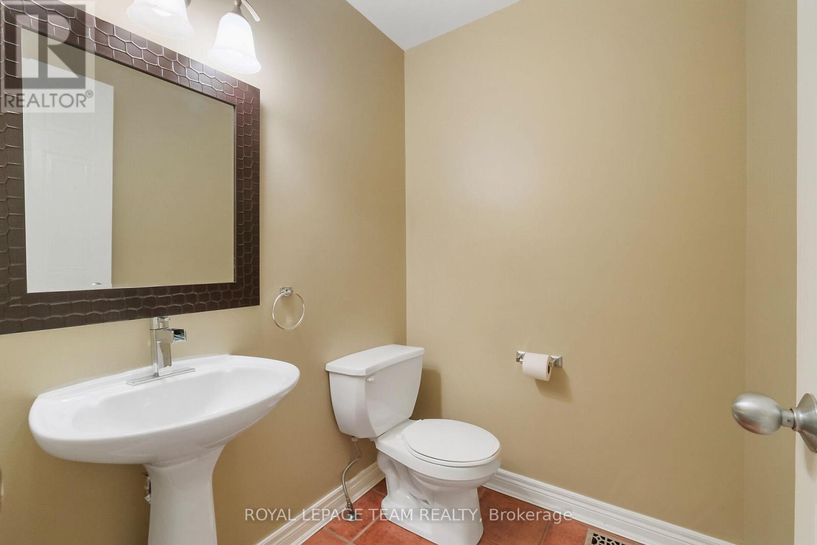 Photo 6 of 6201 Arbourwood Drive, Ottawa ON