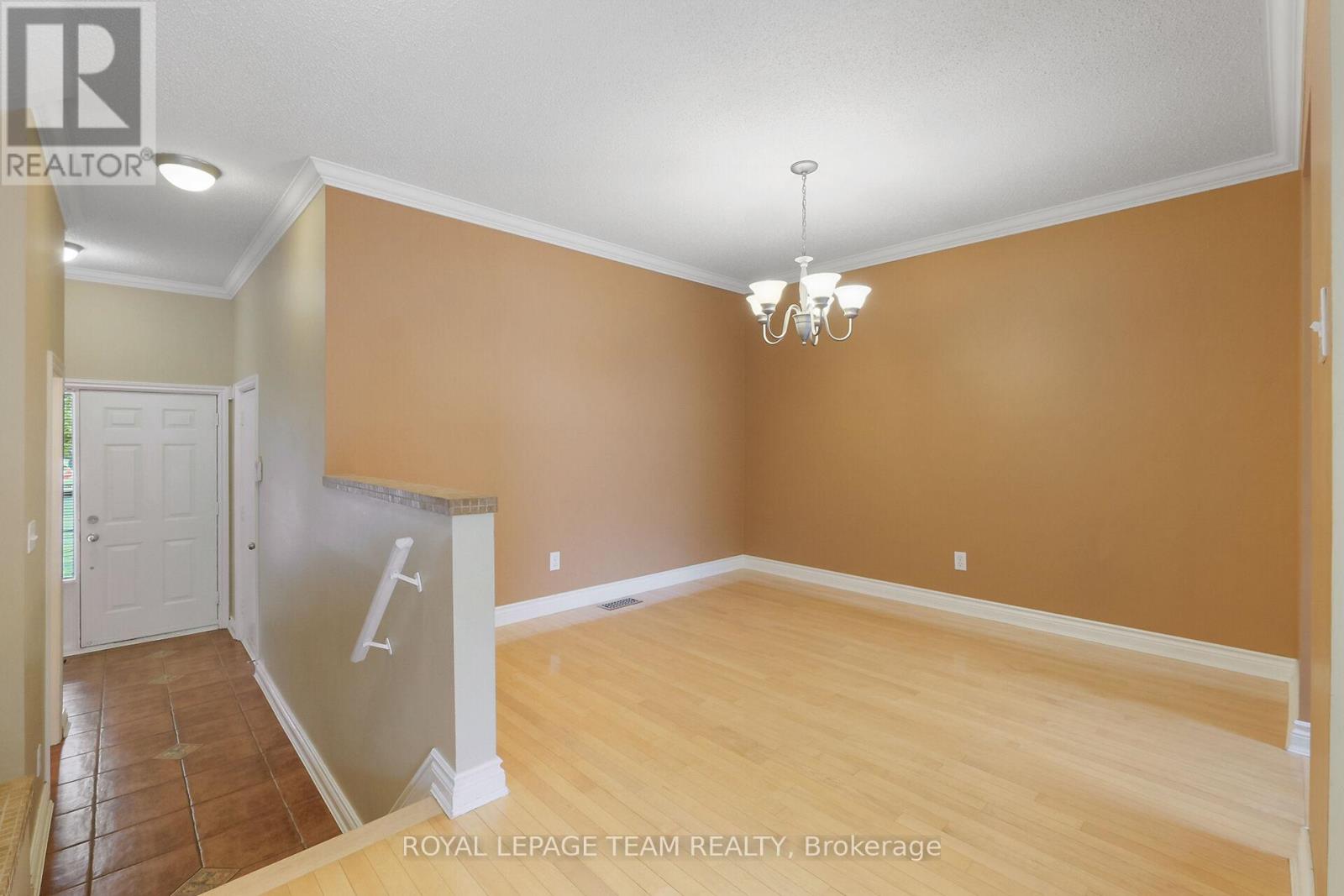 Photo 7 of 6201 Arbourwood Drive, Ottawa ON