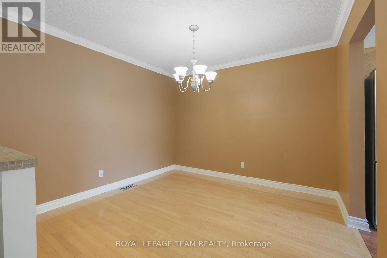 Photo 9 of 6201 Arbourwood Drive, Ottawa ON