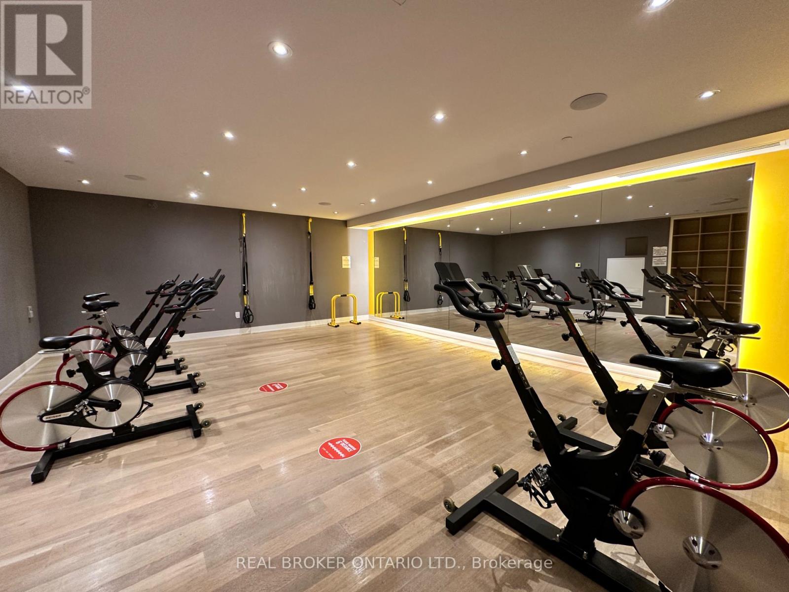 Photo 6 of 307 30 Roehampton Avenue, Toronto ON