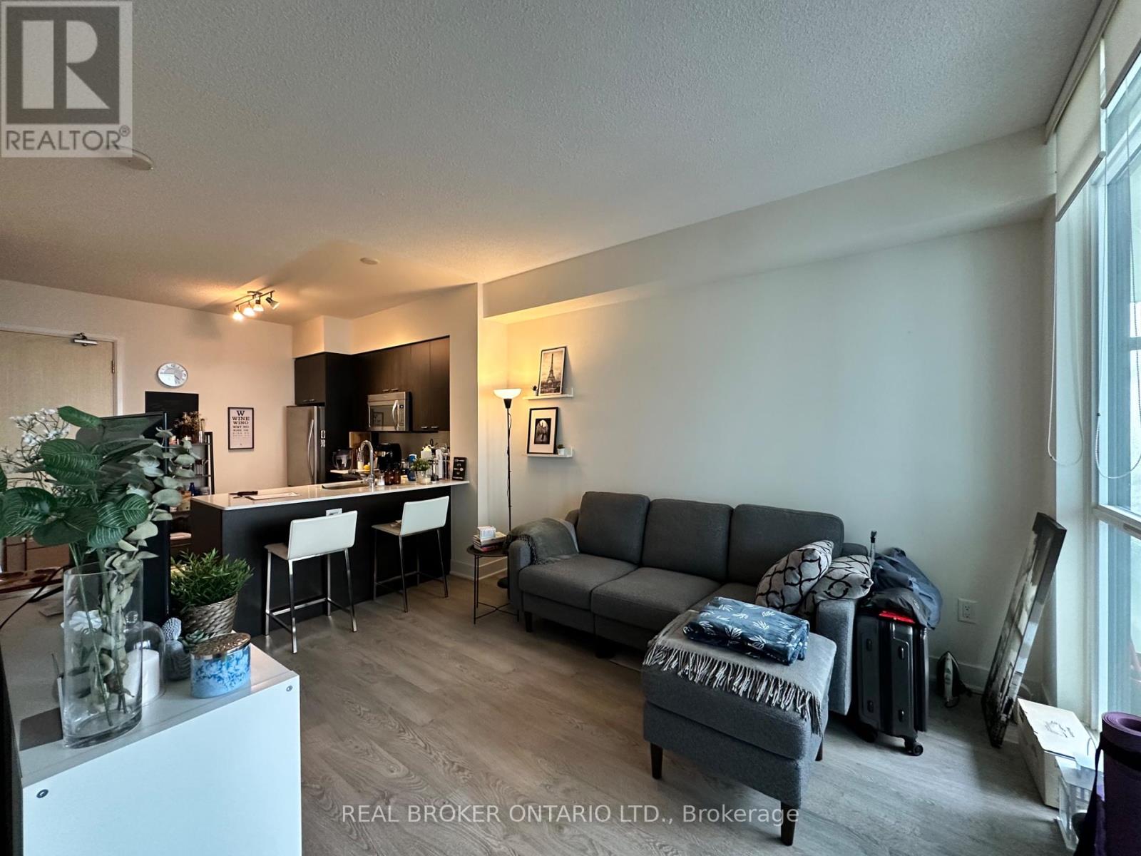 Photo 10 of 307 30 Roehampton Avenue, Toronto ON