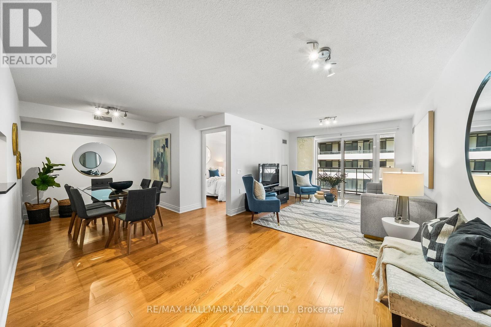 Photo 1 of 506 12 Rean Drive, Toronto ON