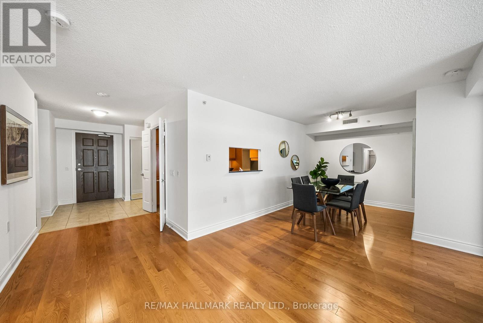 Photo 8 of 506 12 Rean Drive, Toronto ON