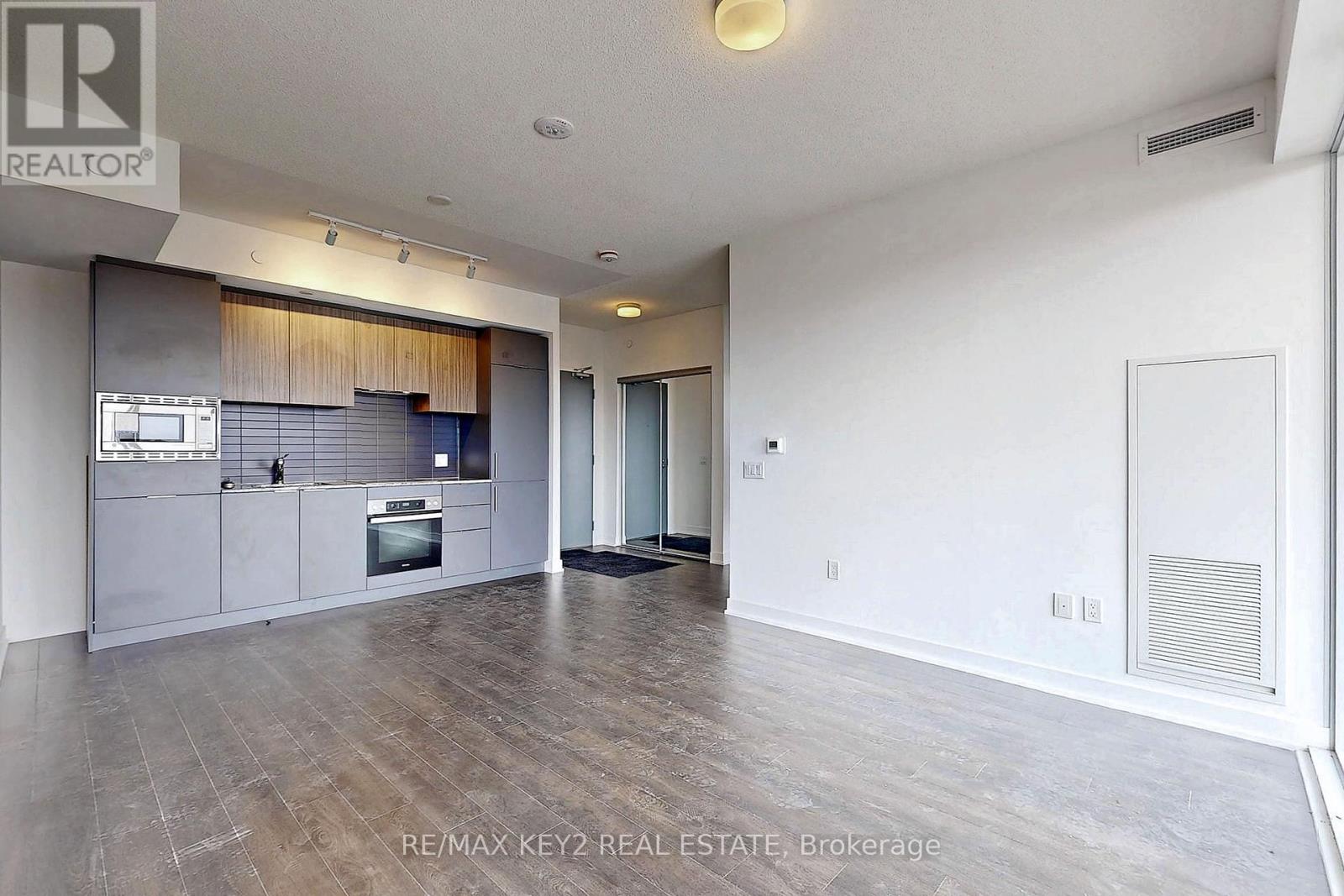 Photo 4 of 611 50 Oneill Road, Toronto ON