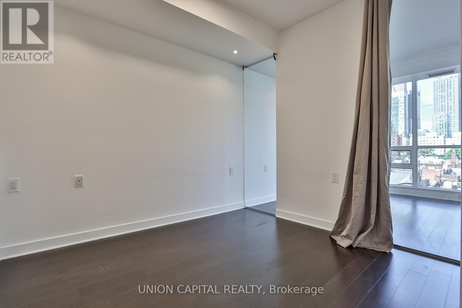 Photo 11 of 610 320 Richmond Street E, Toronto ON