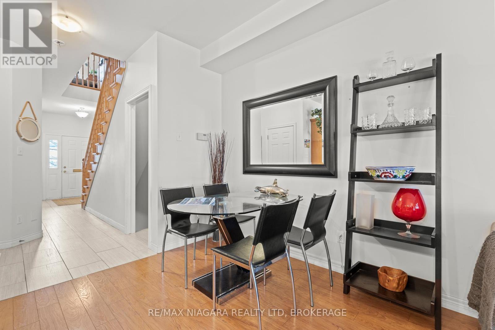 Photo 1 of 1069 Beach Boulevard, Hamilton ON