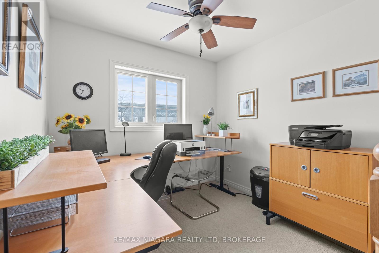 Photo 11 of 1069 Beach Boulevard, Hamilton ON