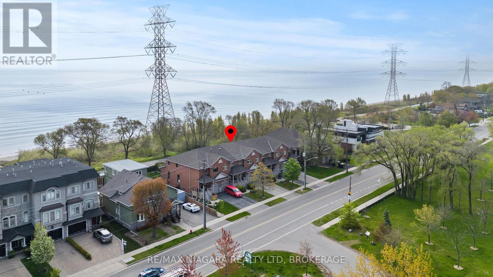 Photo 19 of 1069 Beach Boulevard, Hamilton ON