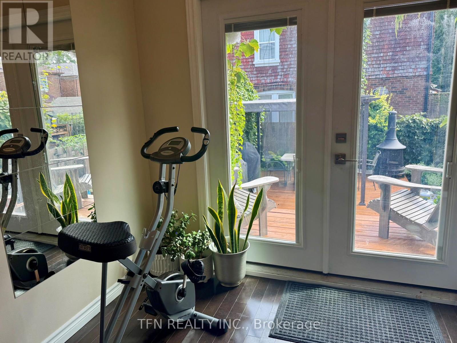 Photo 3 of 437 Mortimer Avenue, Toronto ON