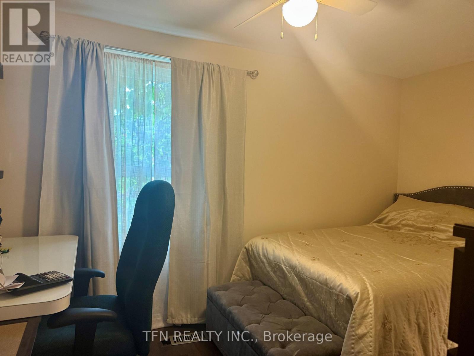 Photo 13 of 437 Mortimer Avenue, Toronto ON