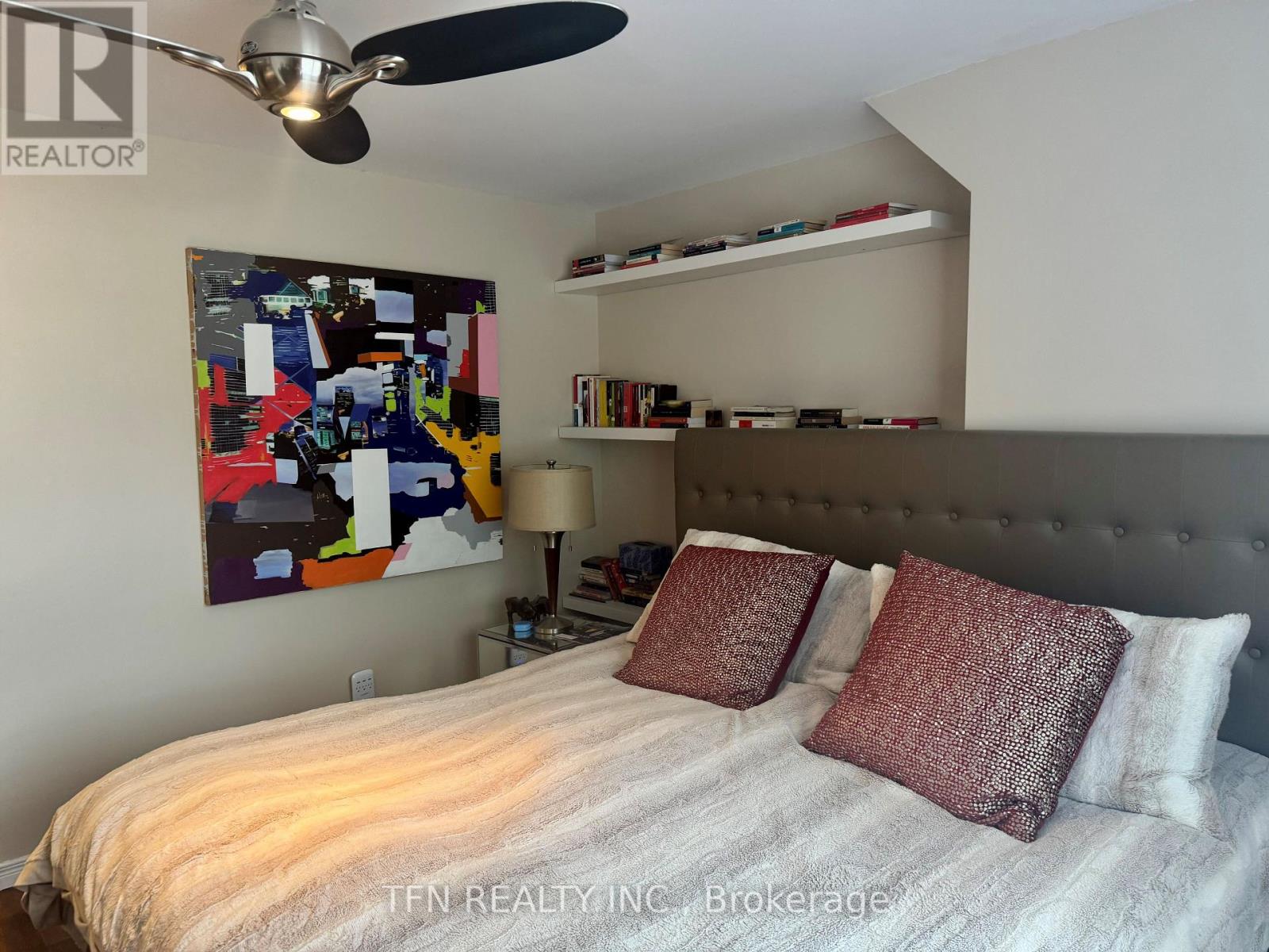 Photo 10 of 437 Mortimer Avenue, Toronto ON