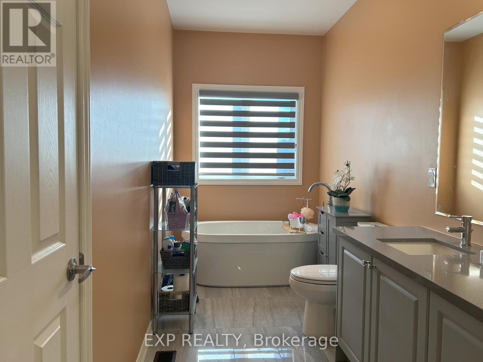 Photo 14 of 249 Fleetwood Drive, Oshawa ON