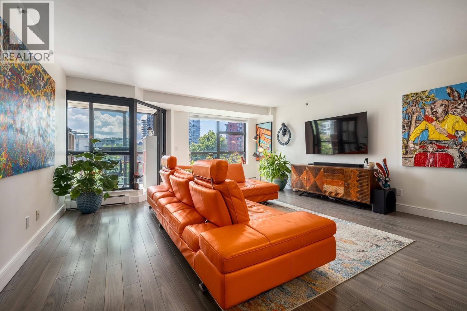 Photo 3 of 303 212 Davie Street, Vancouver BC