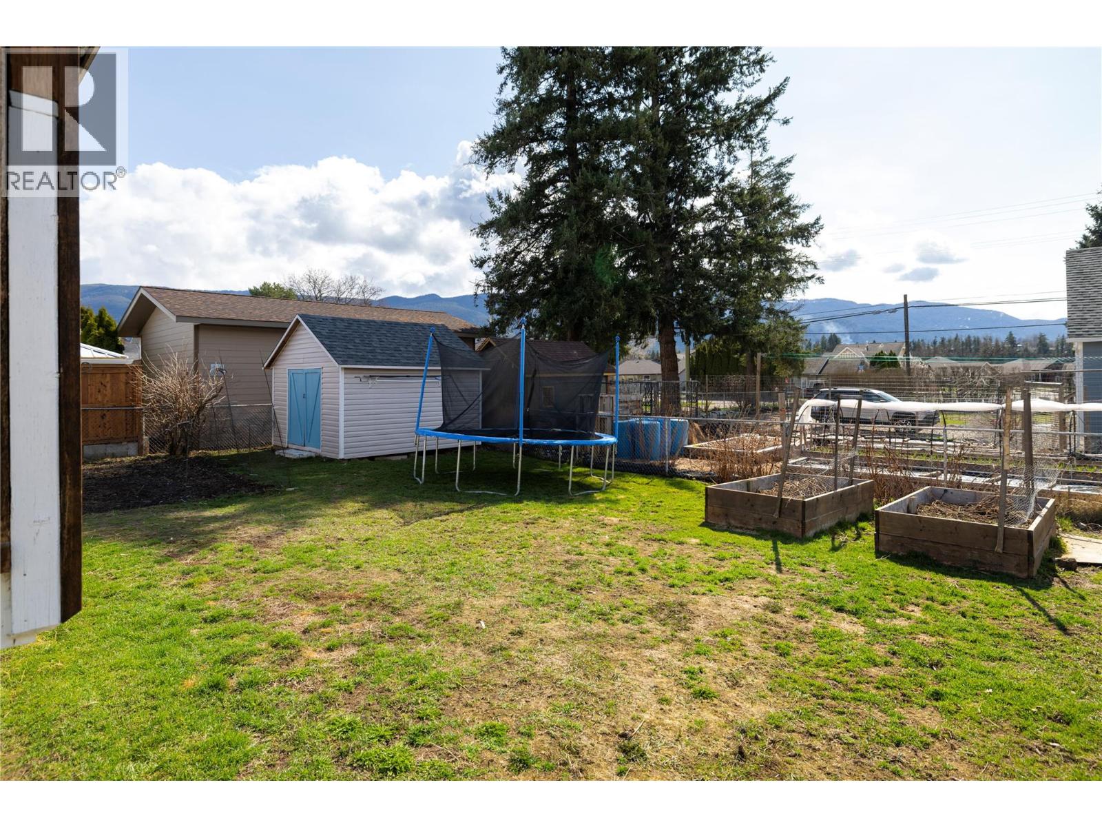 Photo 5 of 3767 Glover Avenue E, Armstrong BC