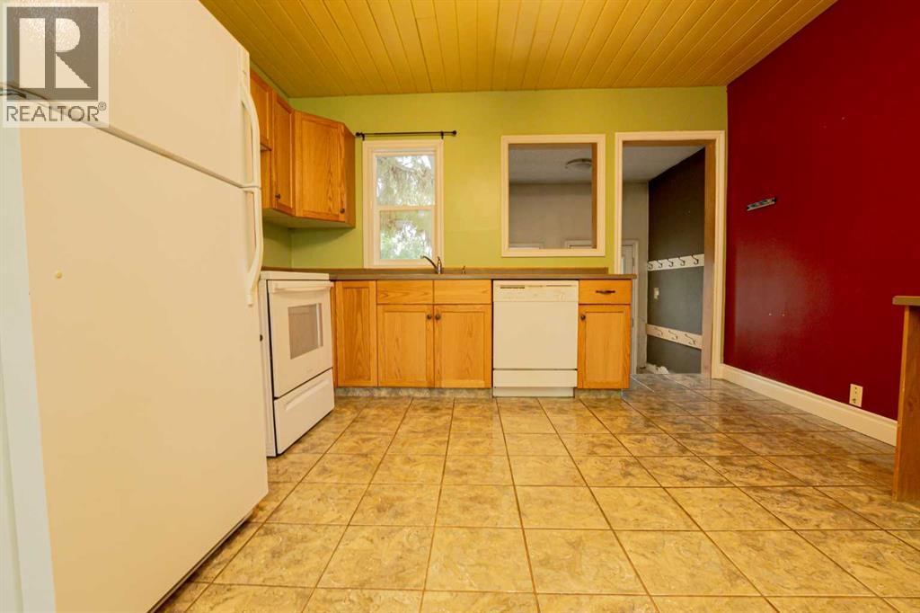 Photo 8 of 9818 97 Street, Sexsmith AB