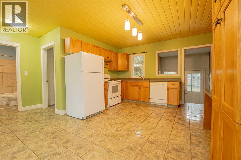 Photo 4 of 9818 97 Street, Sexsmith AB