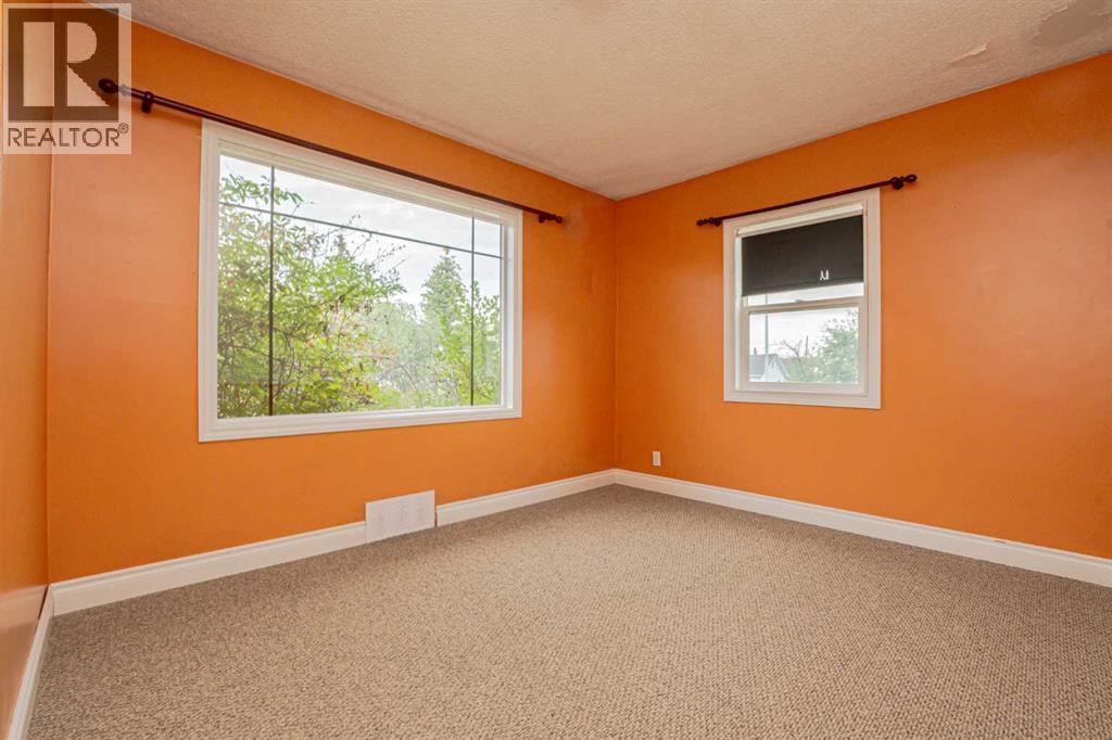 Photo 9 of 9818 97 Street, Sexsmith AB