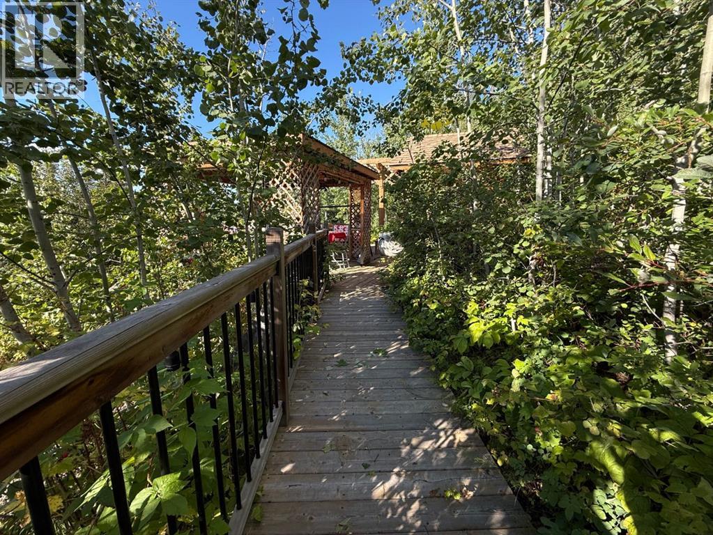 Photo 15 of 621 Diamond Willow Drive, Lac Des Iles SK