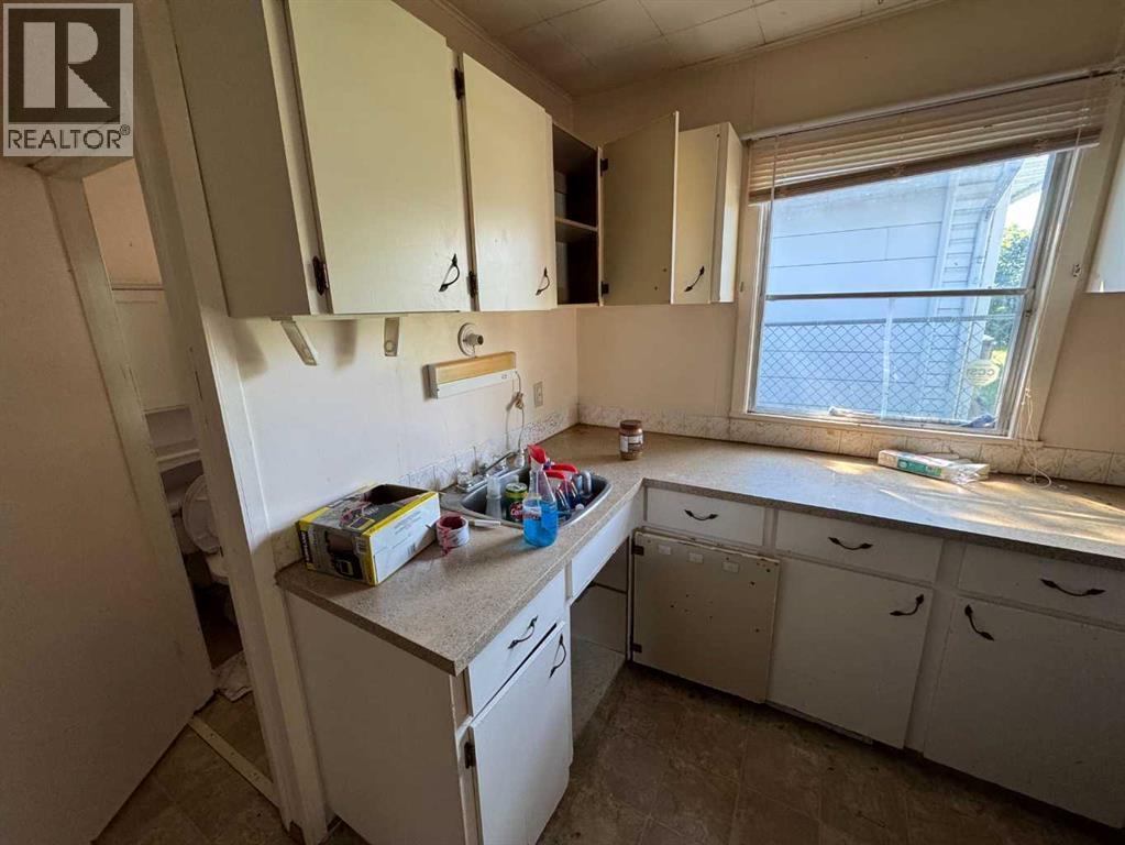 Photo 13 of 9509 104 Avenue, Grande Prairie AB