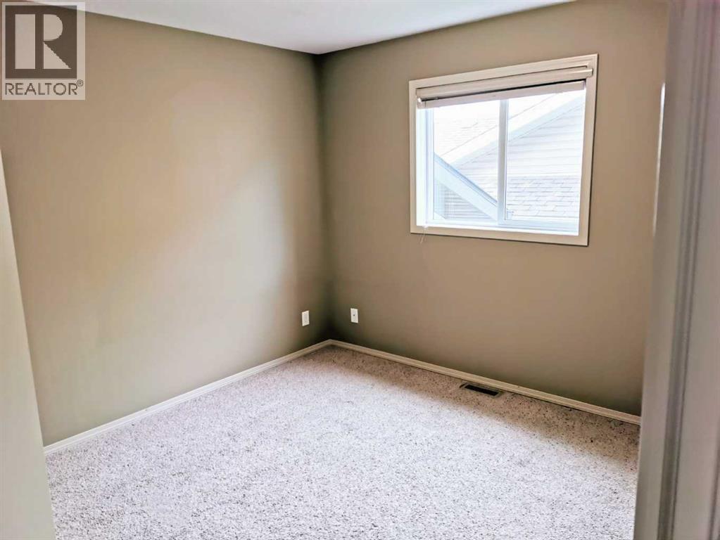 Photo 14 of 56 Jennings Crescent, Red Deer AB