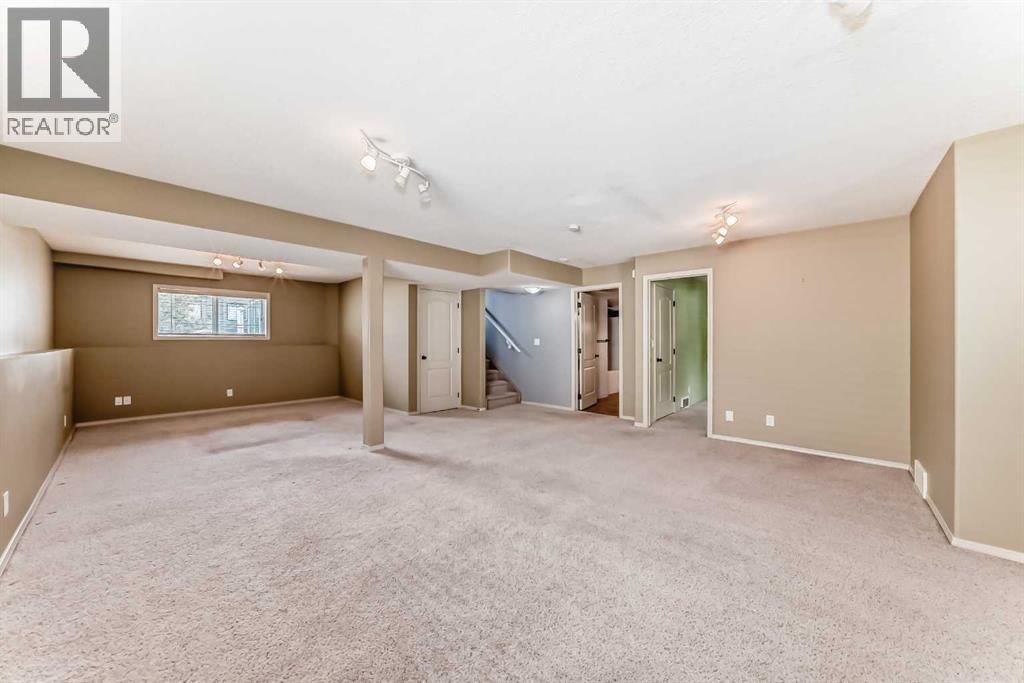 Photo 19 of 56 Jennings Crescent, Red Deer AB