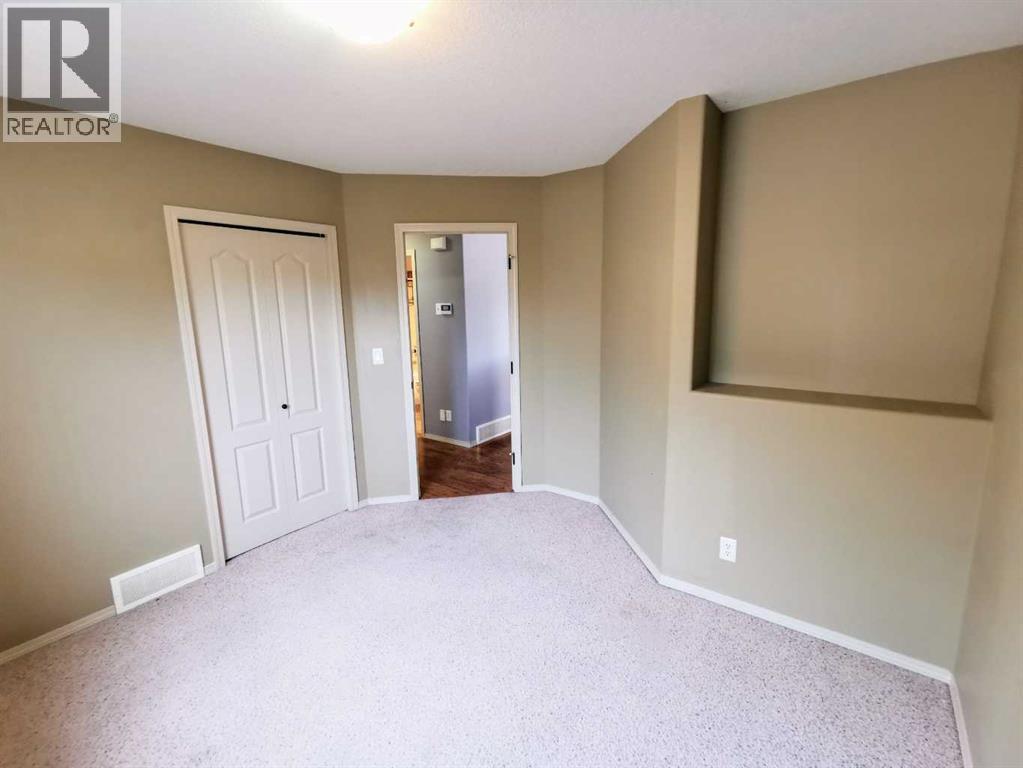 Photo 4 of 56 Jennings Crescent, Red Deer AB