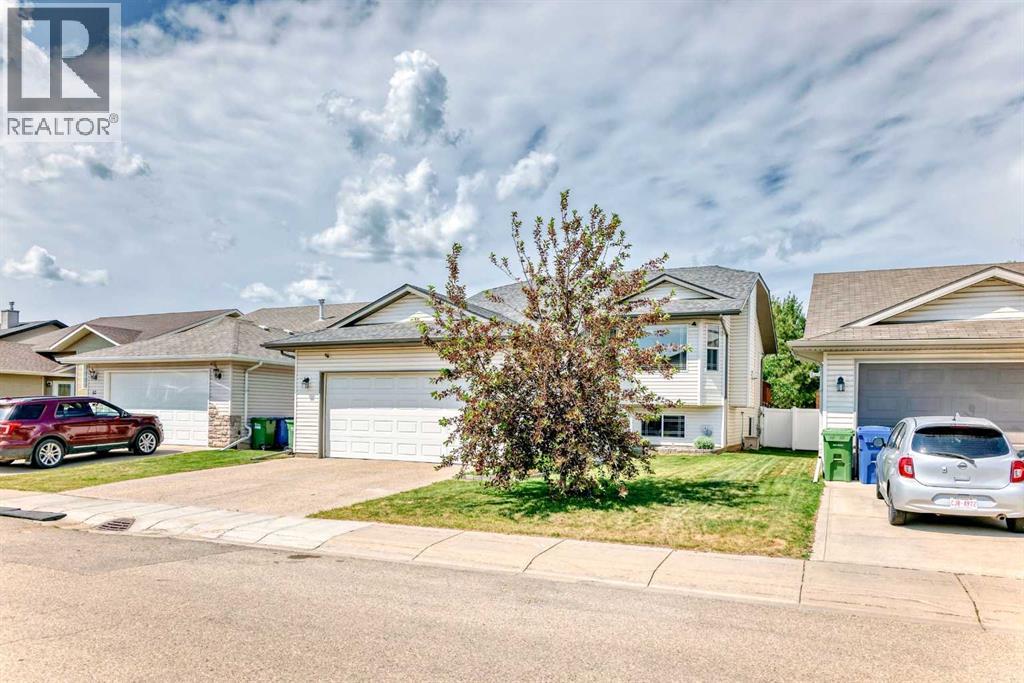 Photo 37 of 56 Jennings Crescent, Red Deer AB
