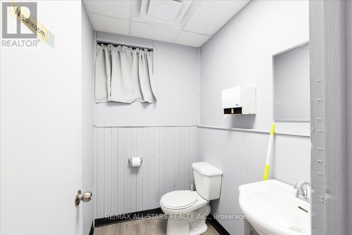Photo 4 of 11874 Woodbine Avenue, Whitchurchstouffville ON