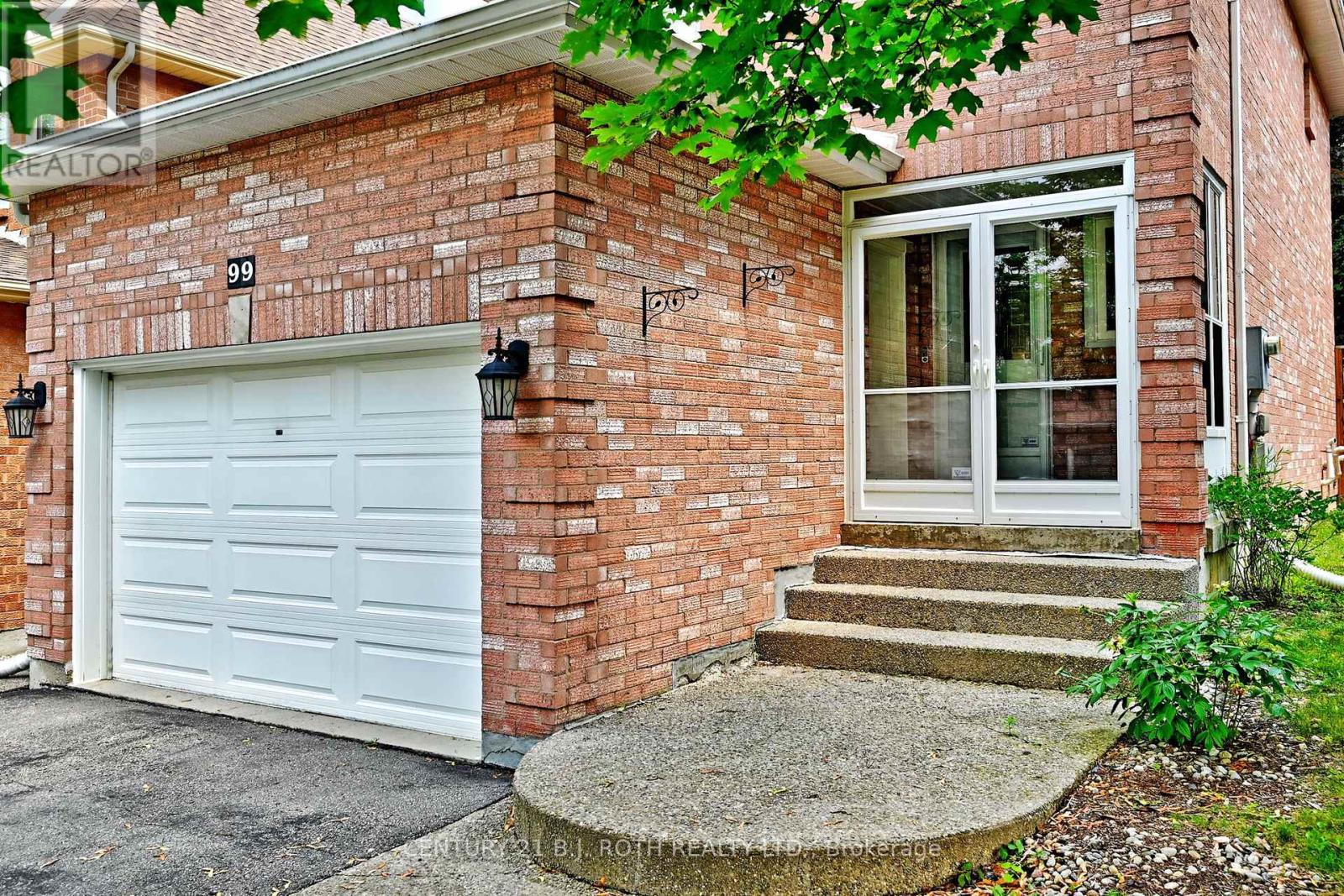 Photo 11 of 99 Sandfield Drive, Aurora ON