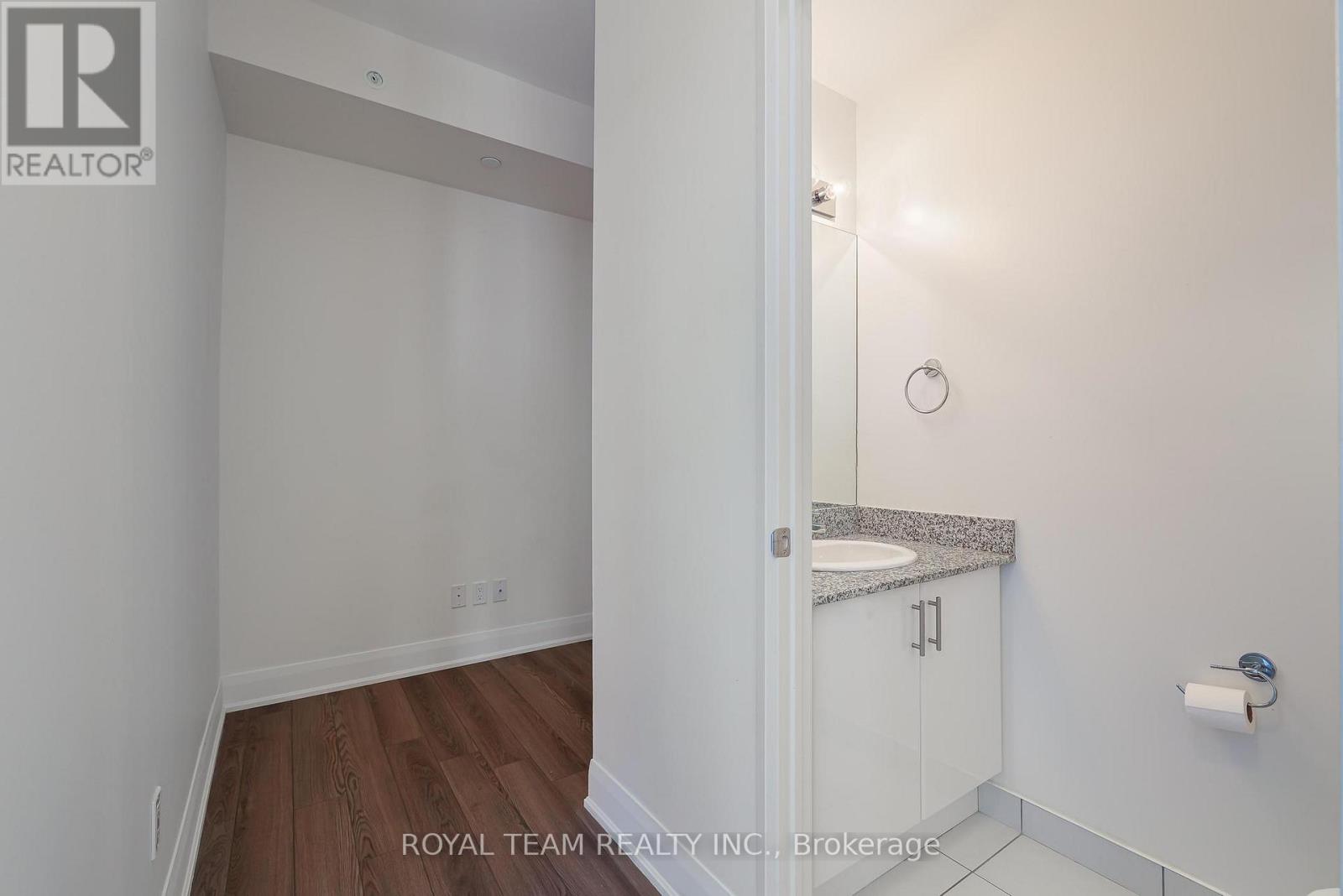 Photo 17 of 3405 2900 Hwy 7 W, Vaughan ON