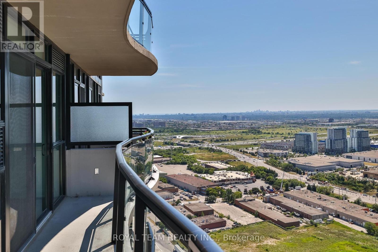 Photo 10 of 3405 2900 Hwy 7 W, Vaughan ON