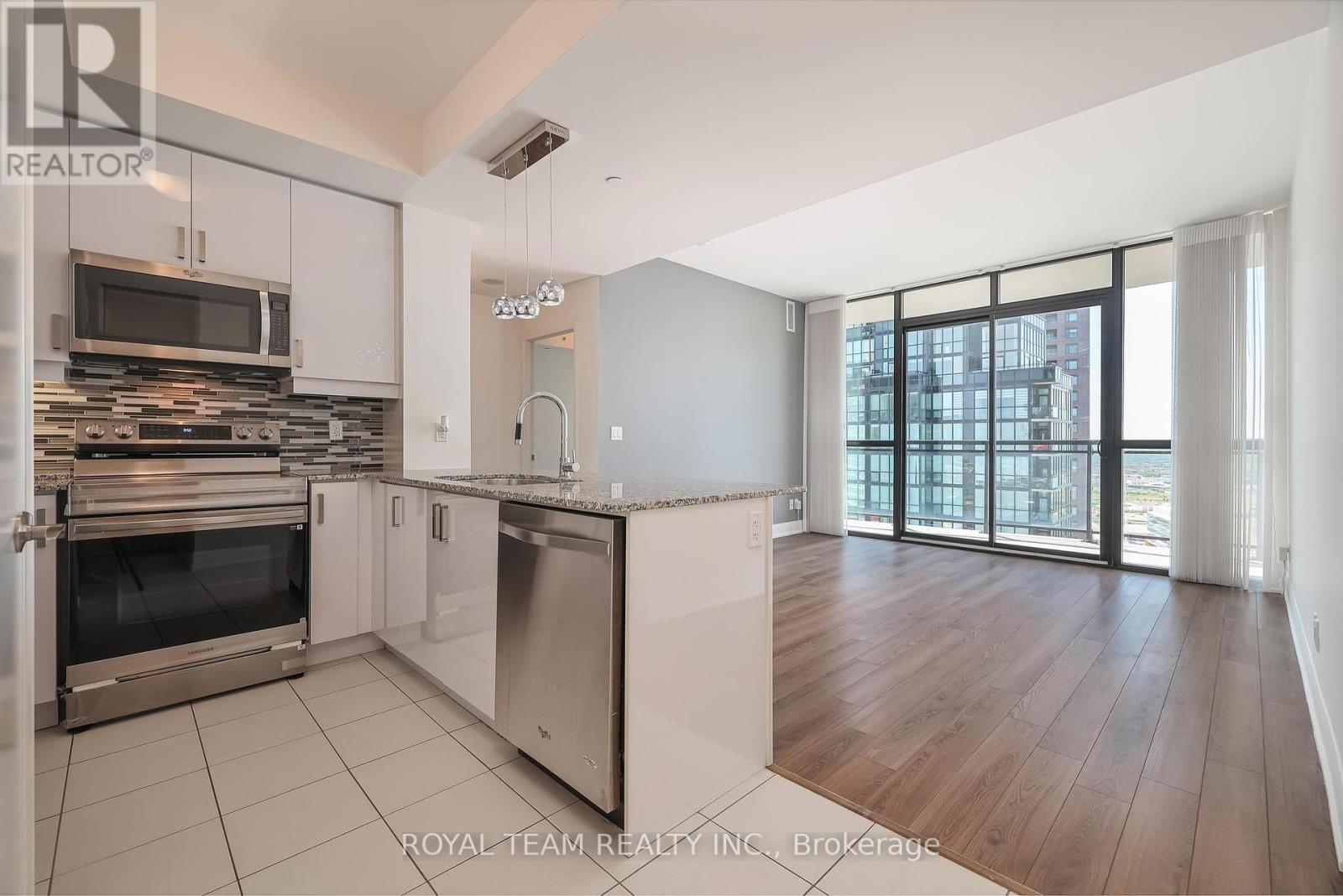 Photo 7 of 3405 2900 Hwy 7 W, Vaughan ON