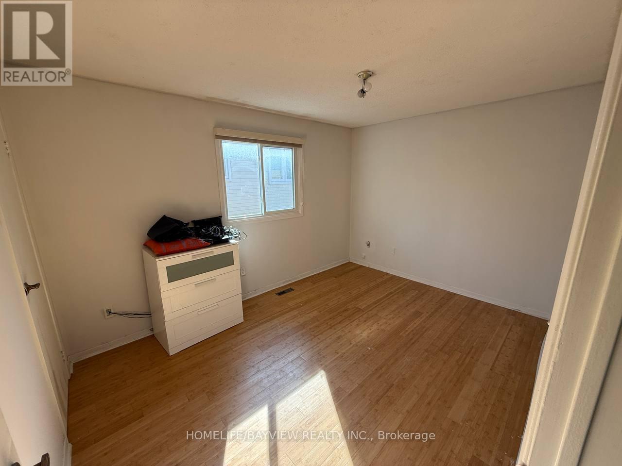Photo 13 of 163 Weldrick Road W, Richmond Hill ON