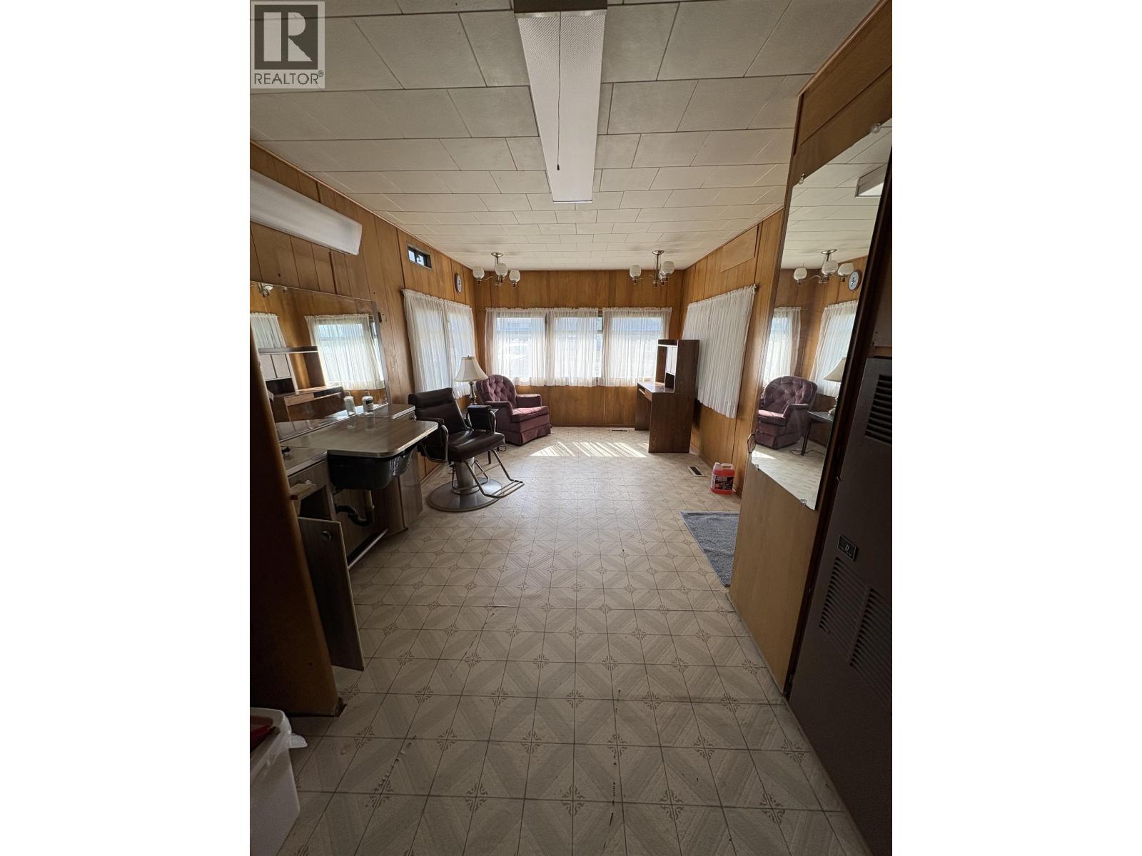 10105 PAQUETTE AVENUE, Hudsons Hope