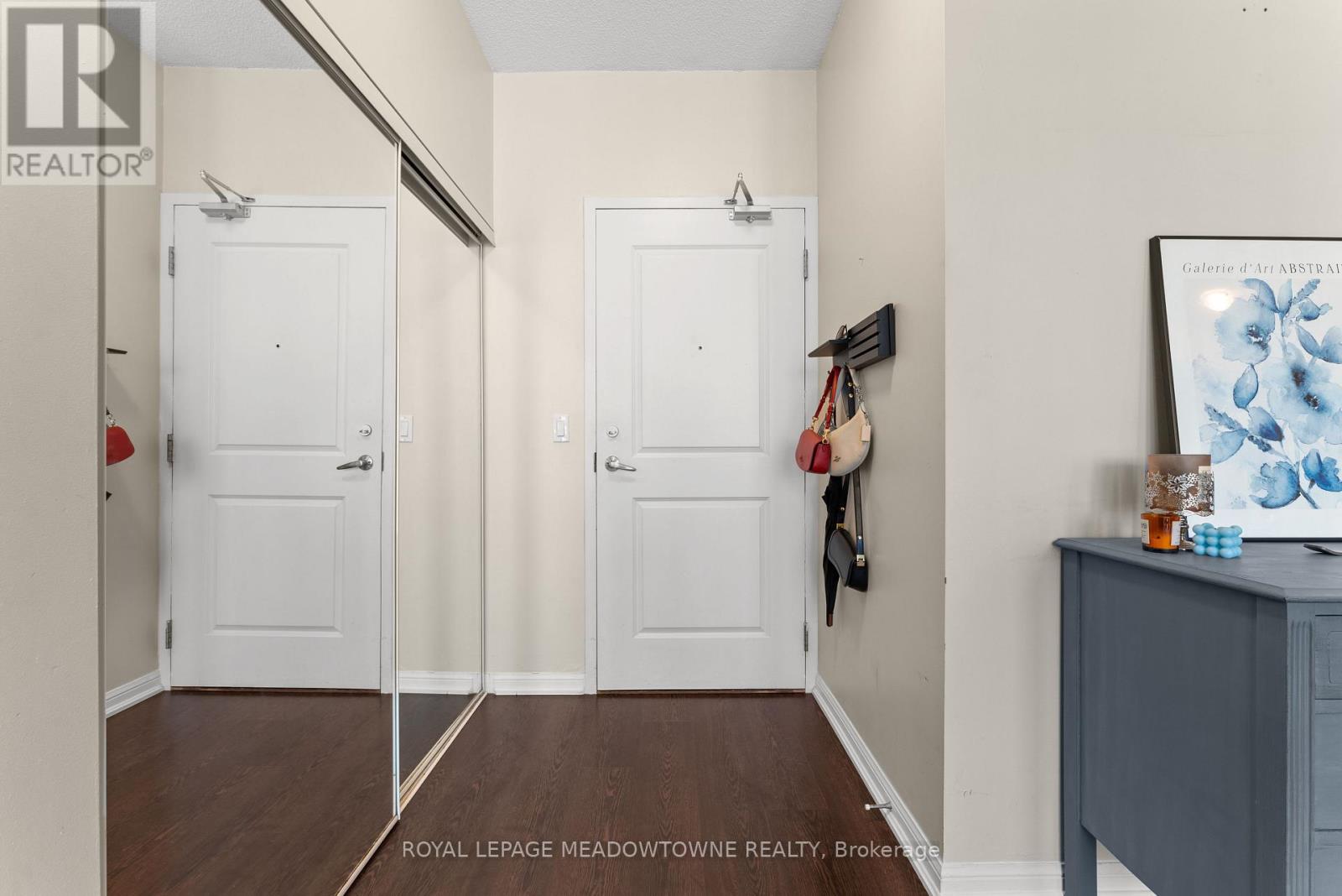 Photo 5 of 916 628 Fleet Street, Toronto ON