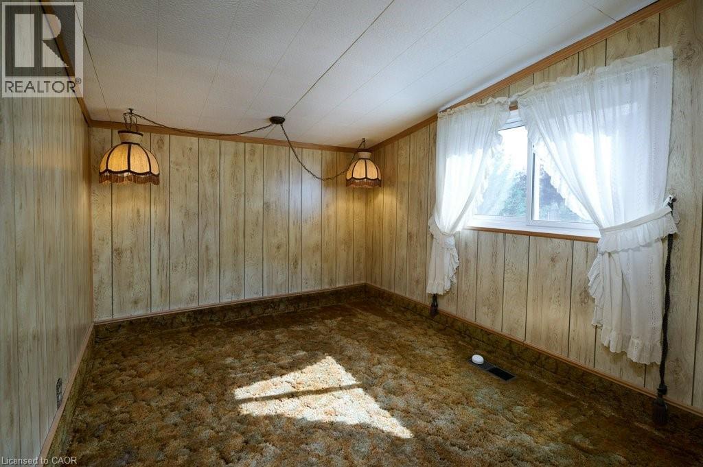 Photo 11 of 109 Front Street, New Dundee ON