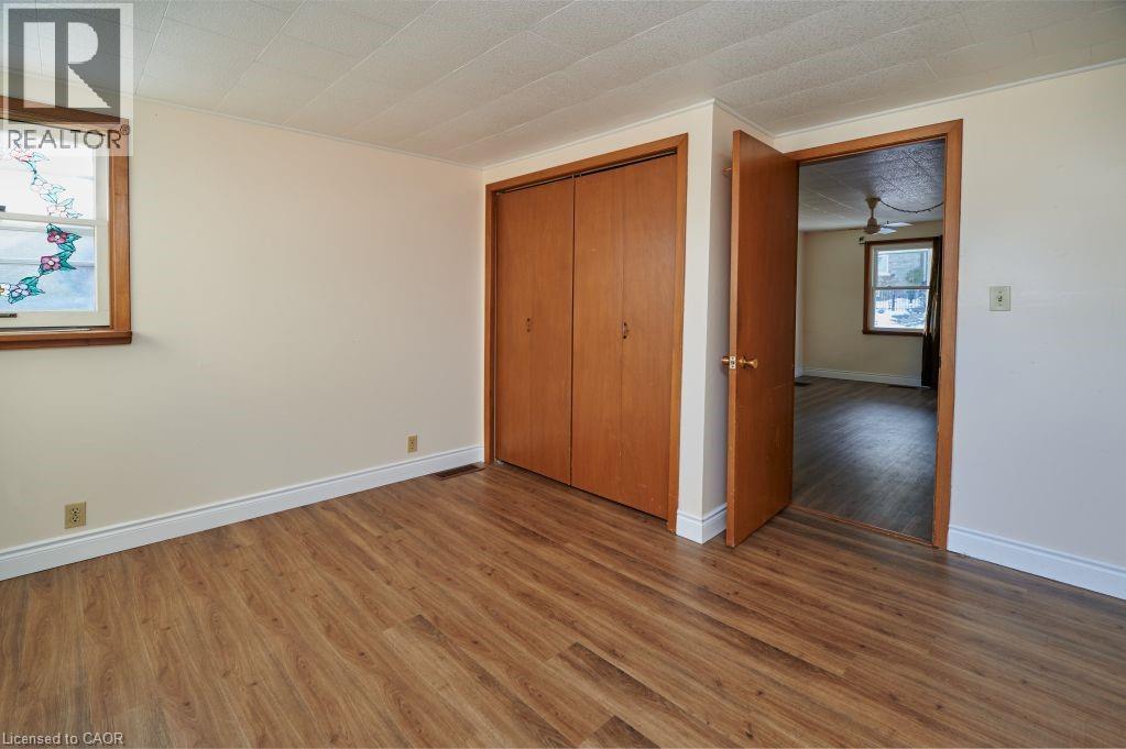 Photo 10 of 117 Front Street, New Dundee ON