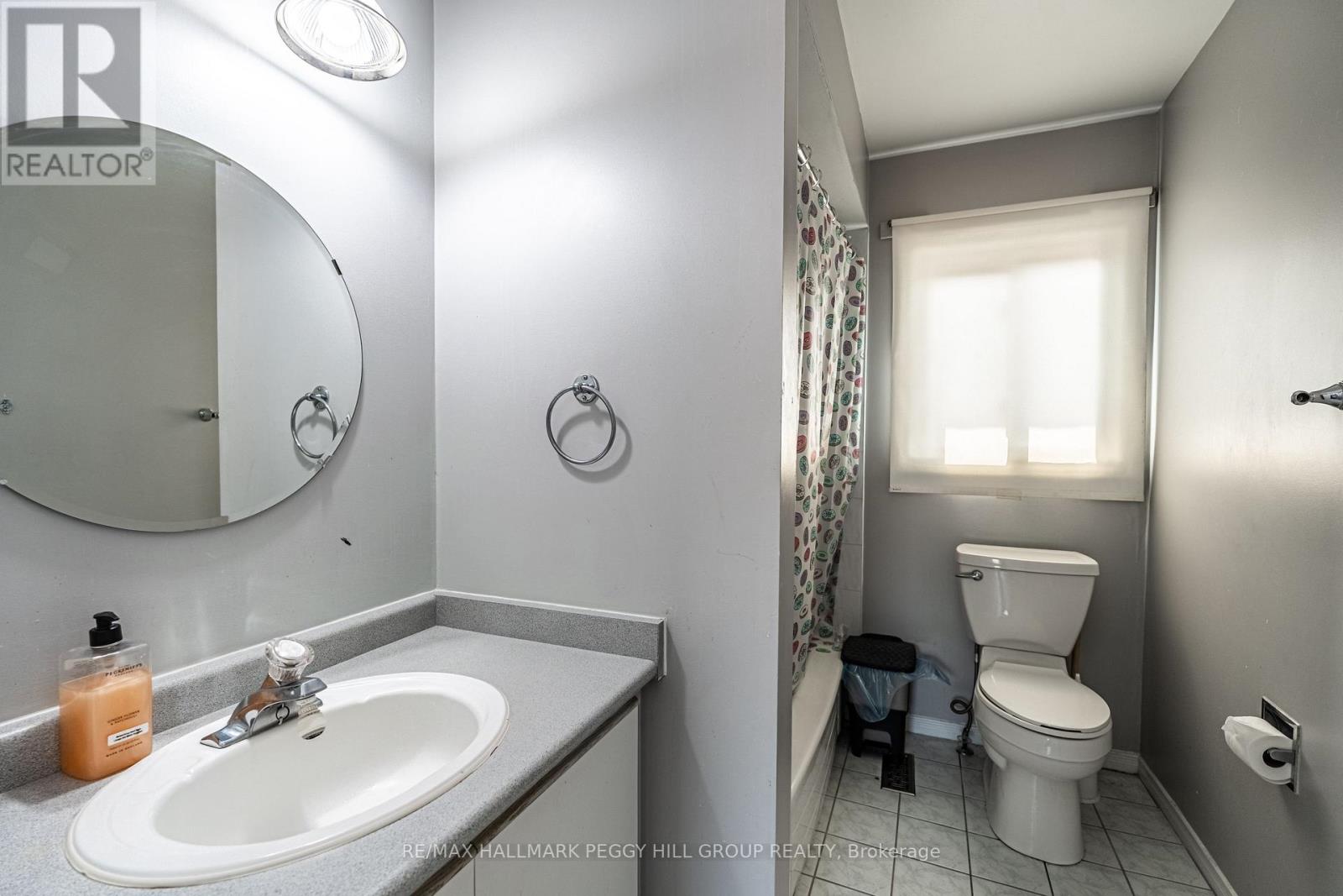 Photo 10 of 45 Weatherup Crescent, Barrie ON