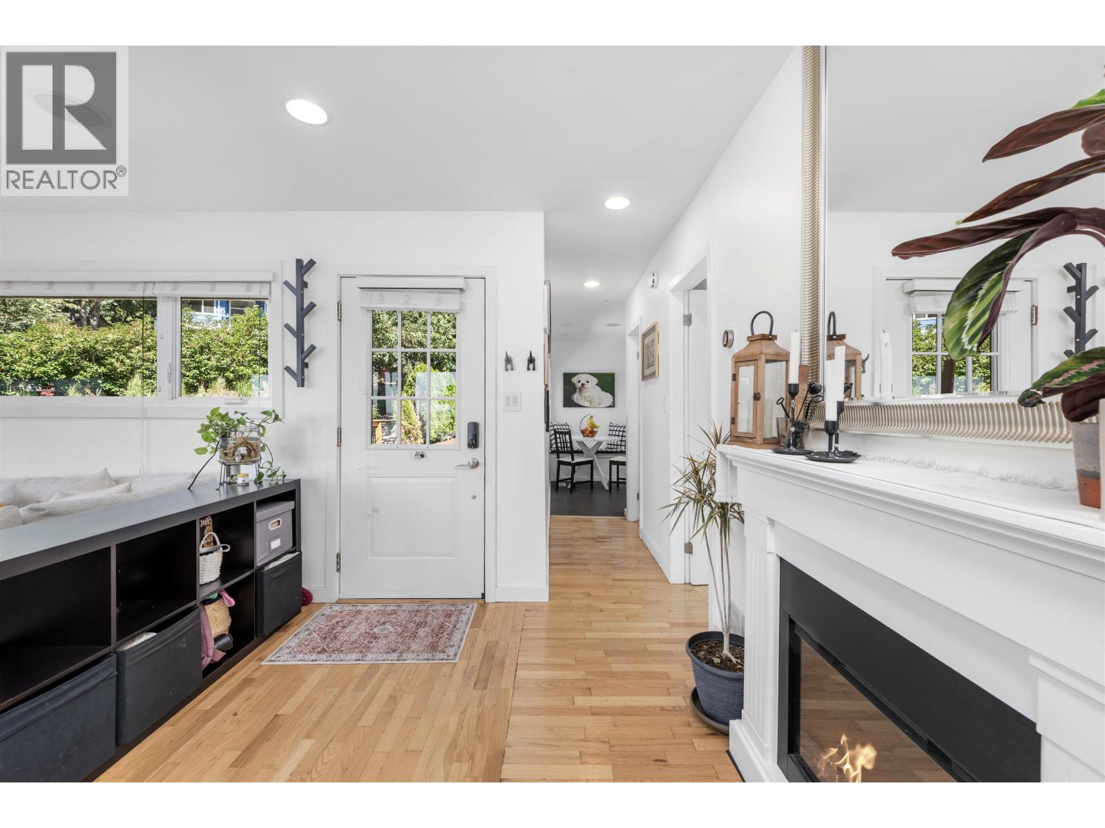 Photo 10 of 1706 Glendale Avenue, Coquitlam BC