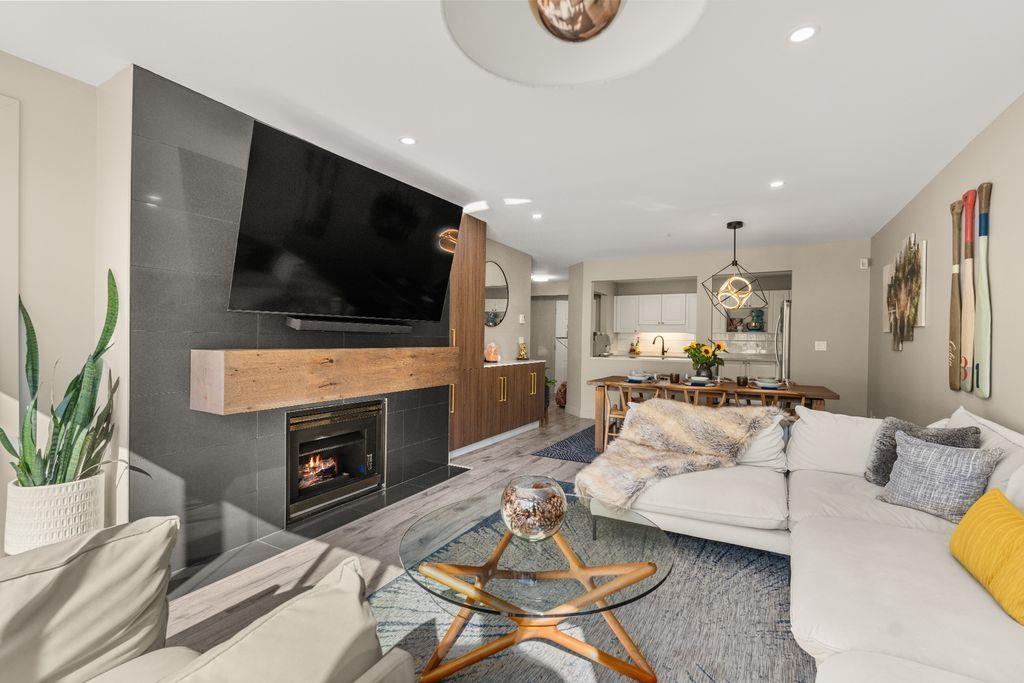 Photo 2 of 201 9688 148 Street, Surrey BC
