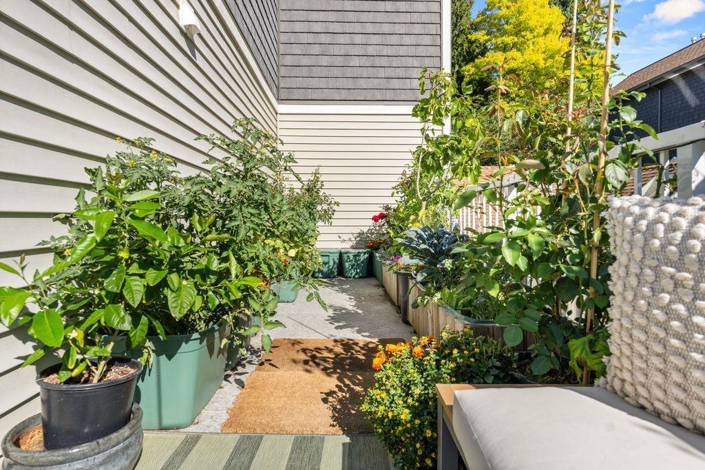 Photo 23 of 201 9688 148 Street, Surrey BC