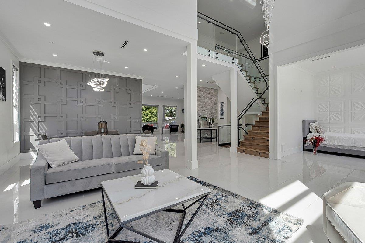 15671 ROPER AVENUE, White Rock