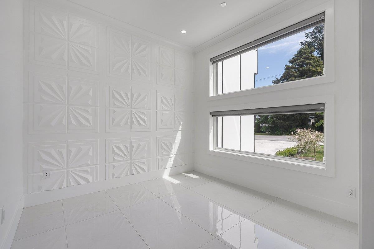 15671 ROPER AVENUE, White Rock