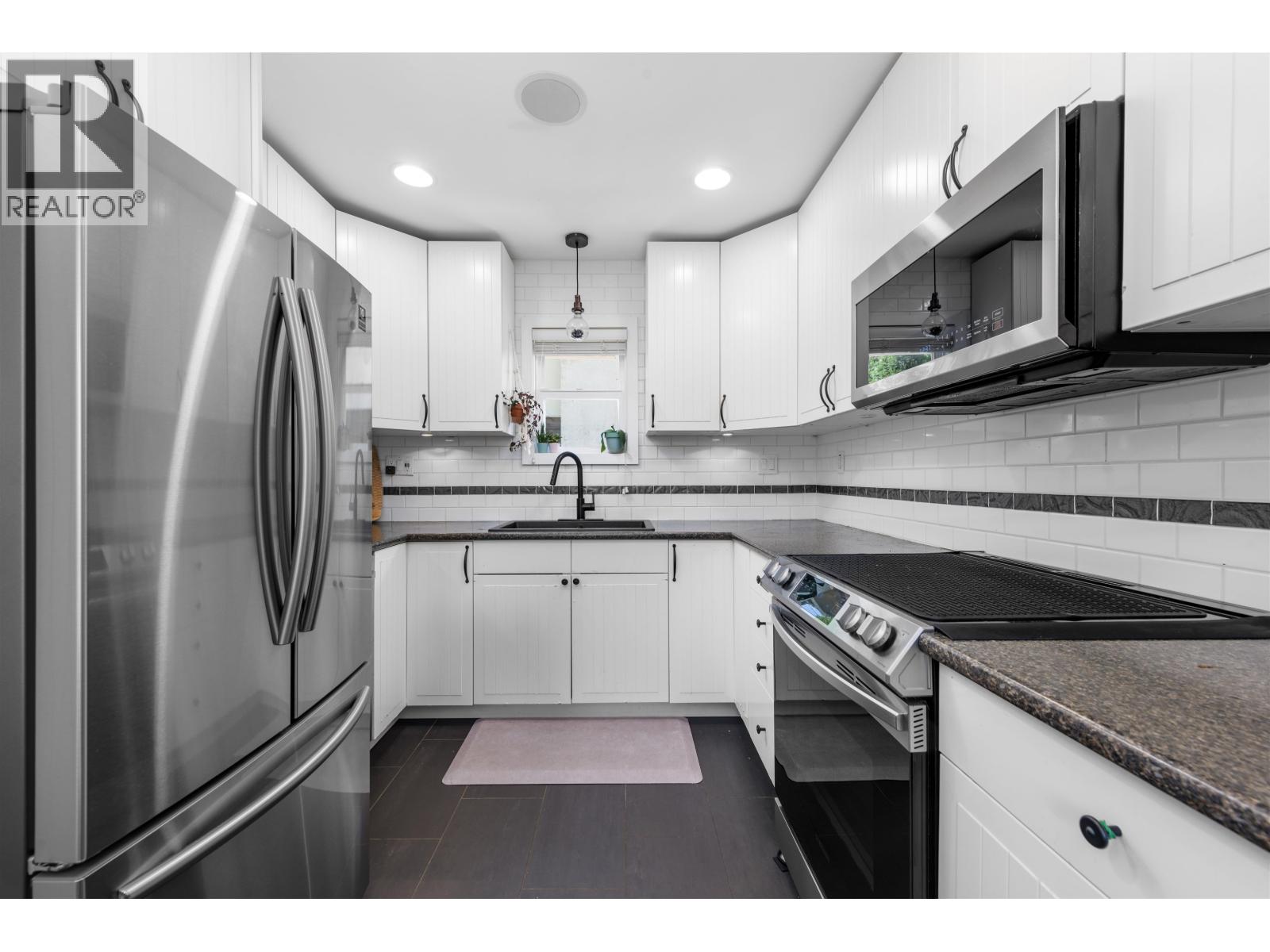 Photo 24 of 1706 Glendale Avenue, Coquitlam BC
