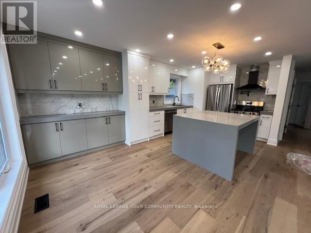 Photo 14 of Main 12 Kemano Road, Aurora ON
