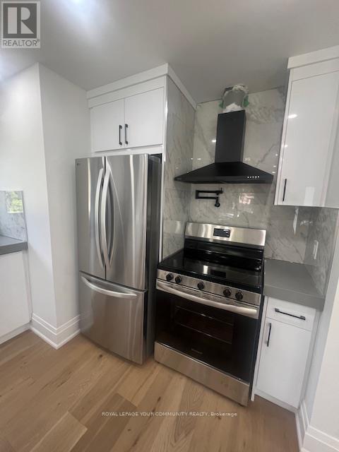 Photo 4 of Main 12 Kemano Road, Aurora ON