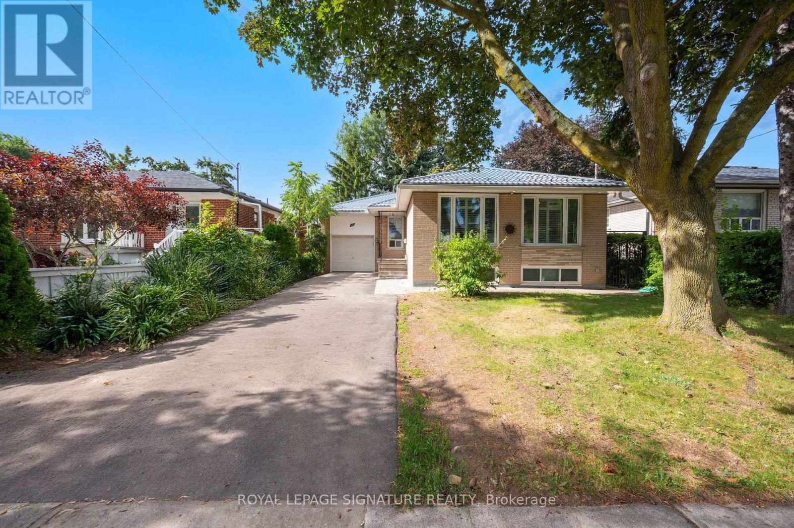 Photo 16 of 16 Pagoda Place, Toronto ON