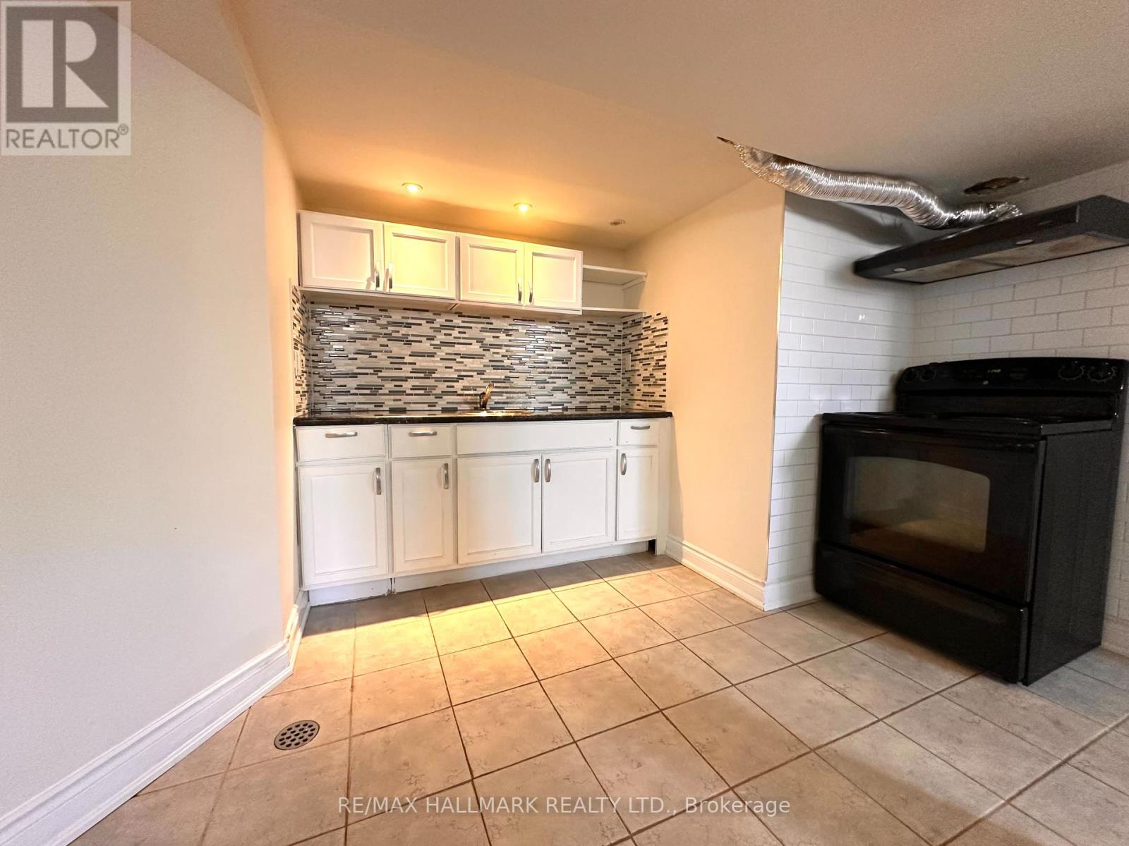 Photo 5 of 1198 Ingledene Drive, Oakville ON